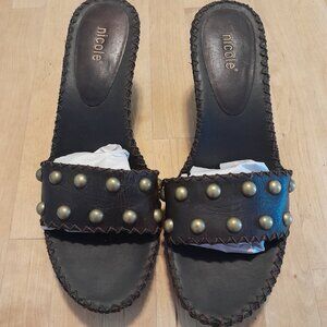 Nicole Brown Leather with Brass Stud Detail sz 9